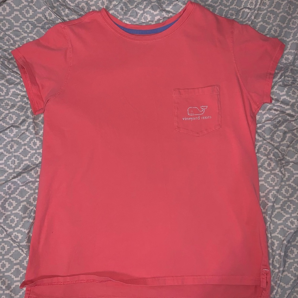 vineyard vines t-shirt